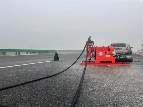 鸡泽马路路基路面开裂下沉注浆加固灌浆