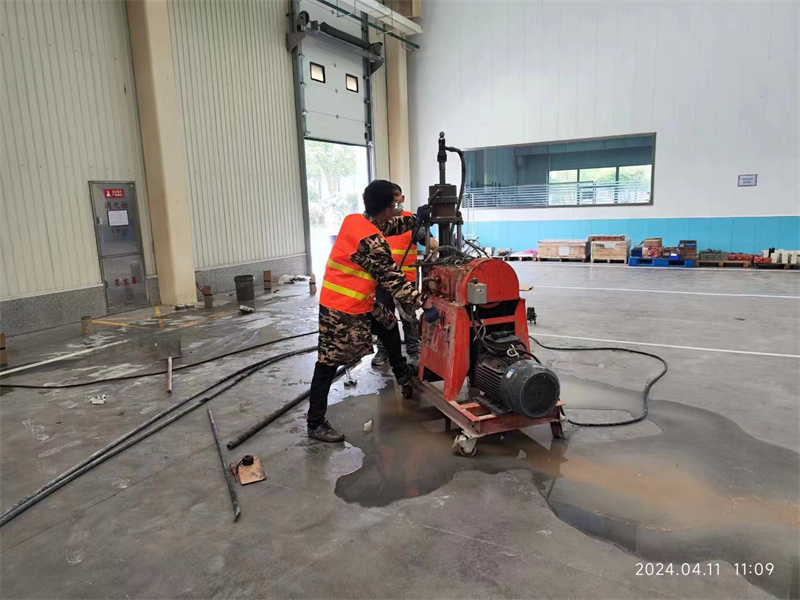 鸡泽厂房地面下沉塌陷注浆加固施工